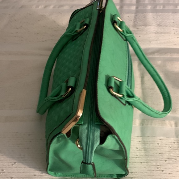 New Handbag Purse - Picture 4 of 6